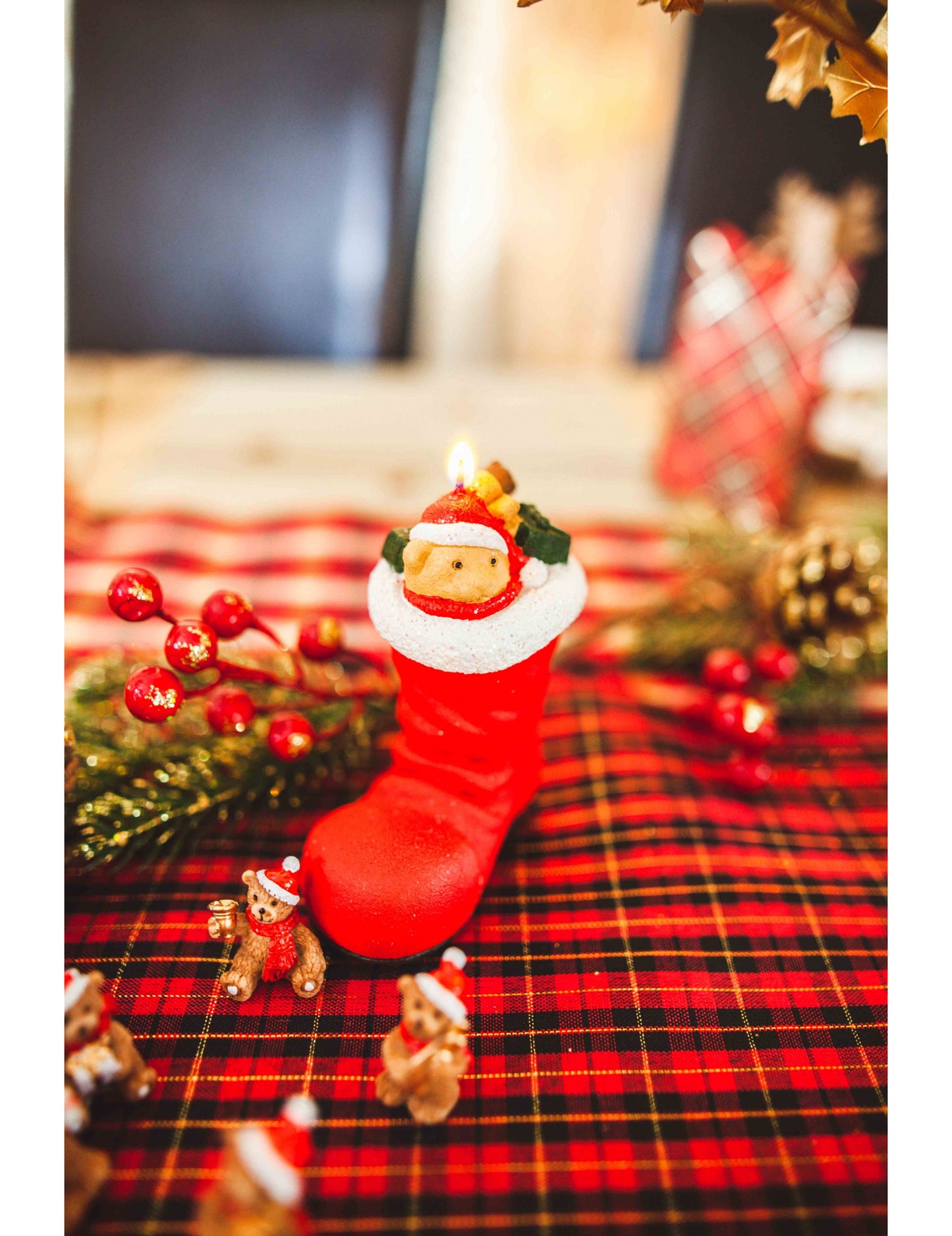 3 свещички с ботуши на Дядо Коледа и плюшено мече, 5,5 x 3,5 cm