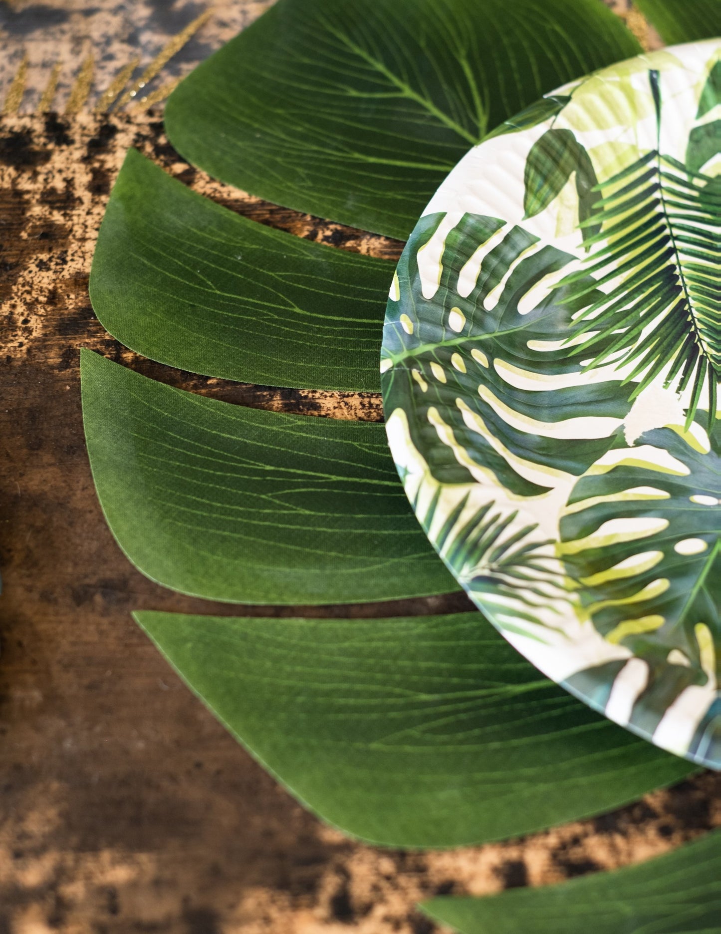 Ситуация на комплекта от 4 листа Монстера за декорация на парти