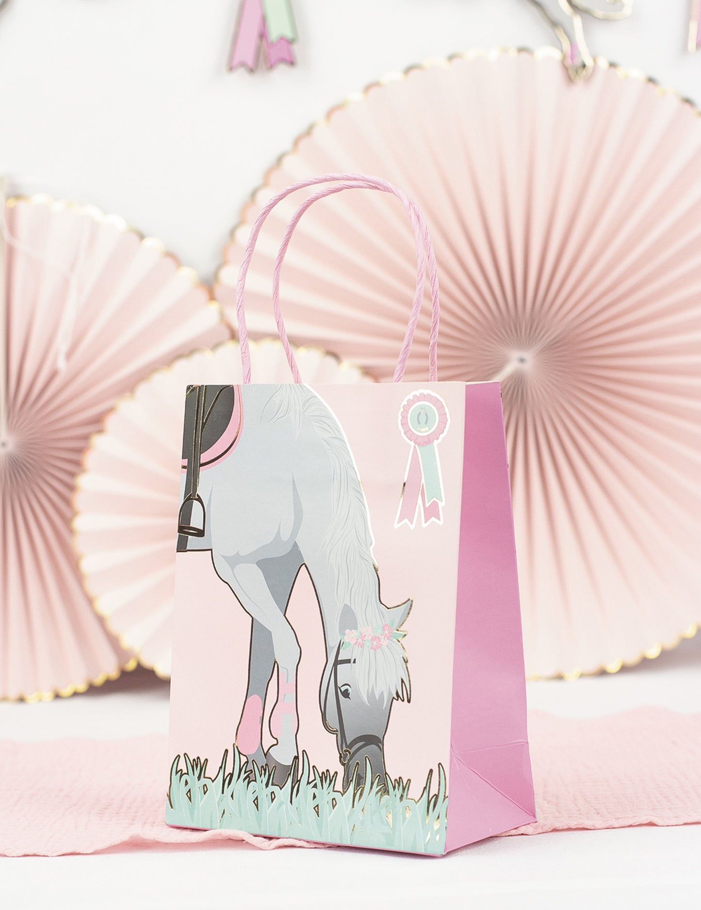 4 хартиени подаръчни торбички с дизайн на кон 20 cm с дръжки