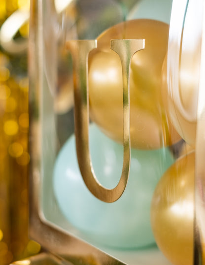 48 златни самозалепващи се букви 13.5 cm за кубчета балони