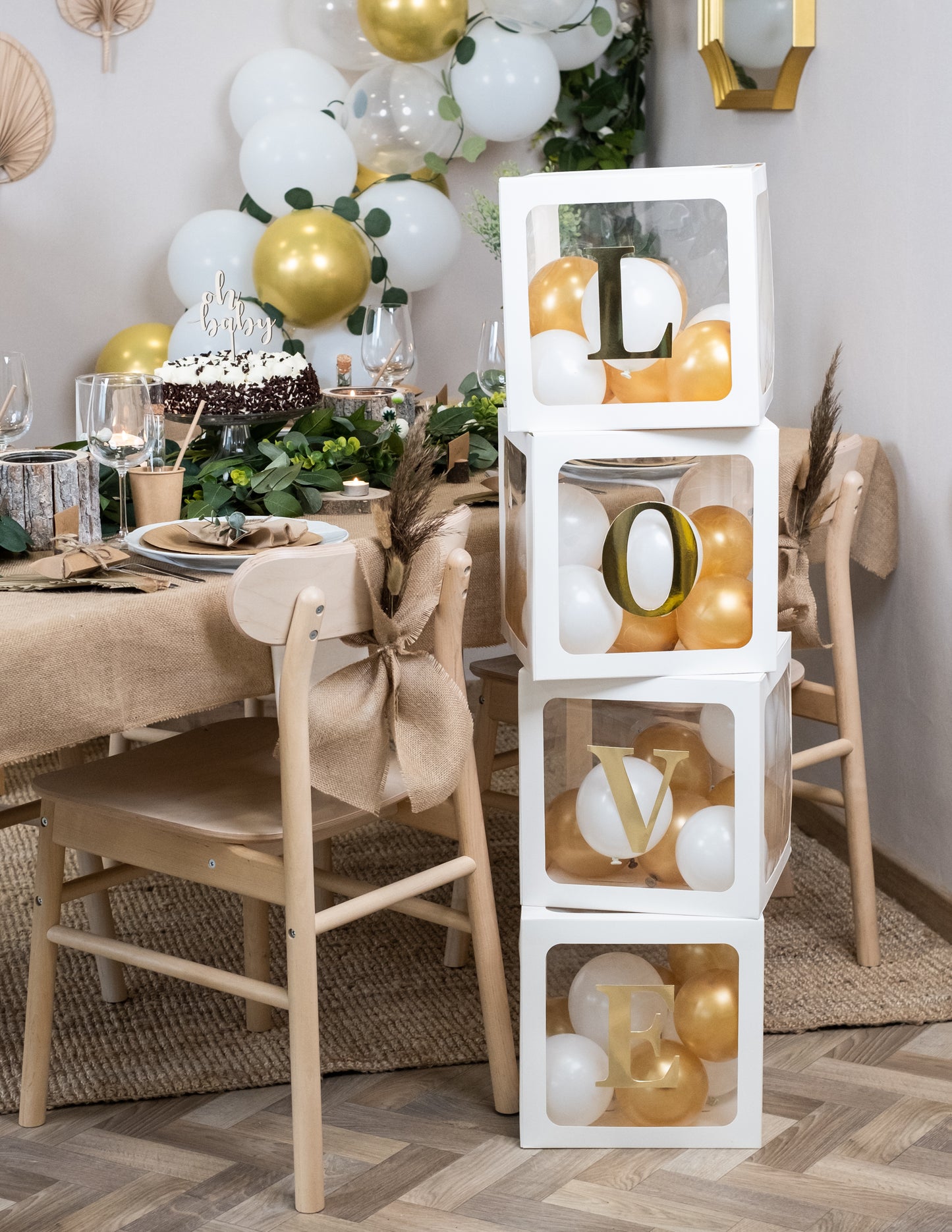 48 златни самозалепващи се букви 13.5 cm за кубчета балони