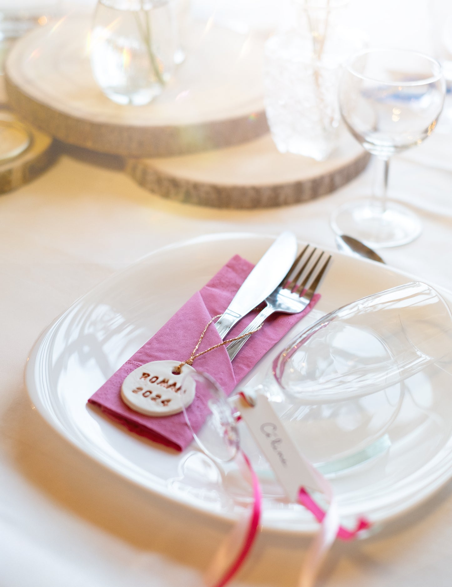 50 Fuchsia хартиени кърпи 38 x 38 cm