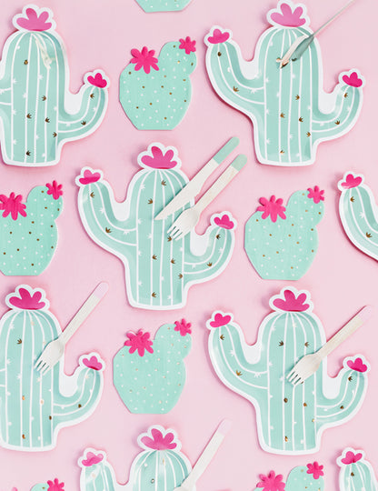 6 картонени чинии с форма на кактус в цветовете мента, фуксия и златисто, 23 x 24 cm