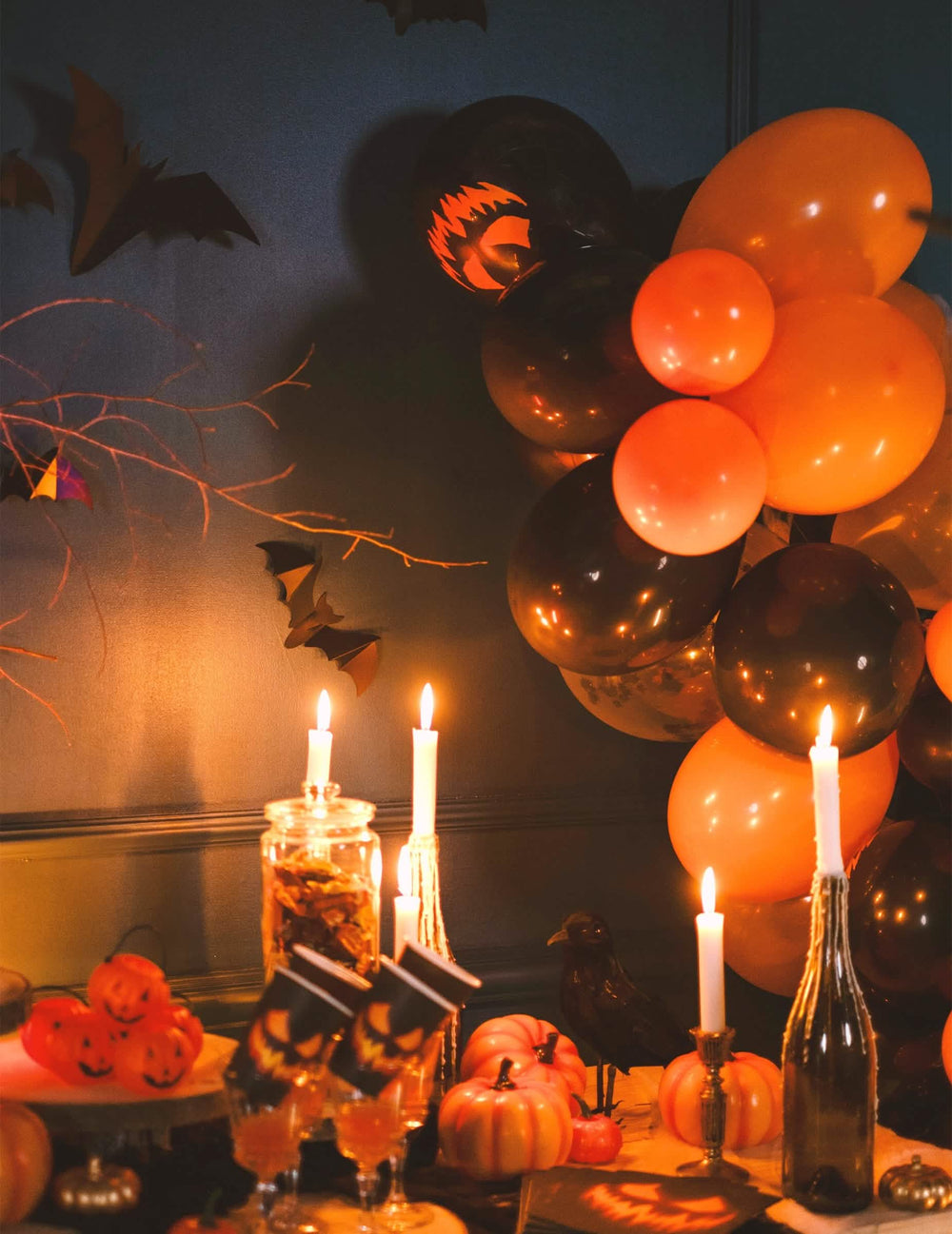 Декоративна сценка за halloween с балони, страшна тиква