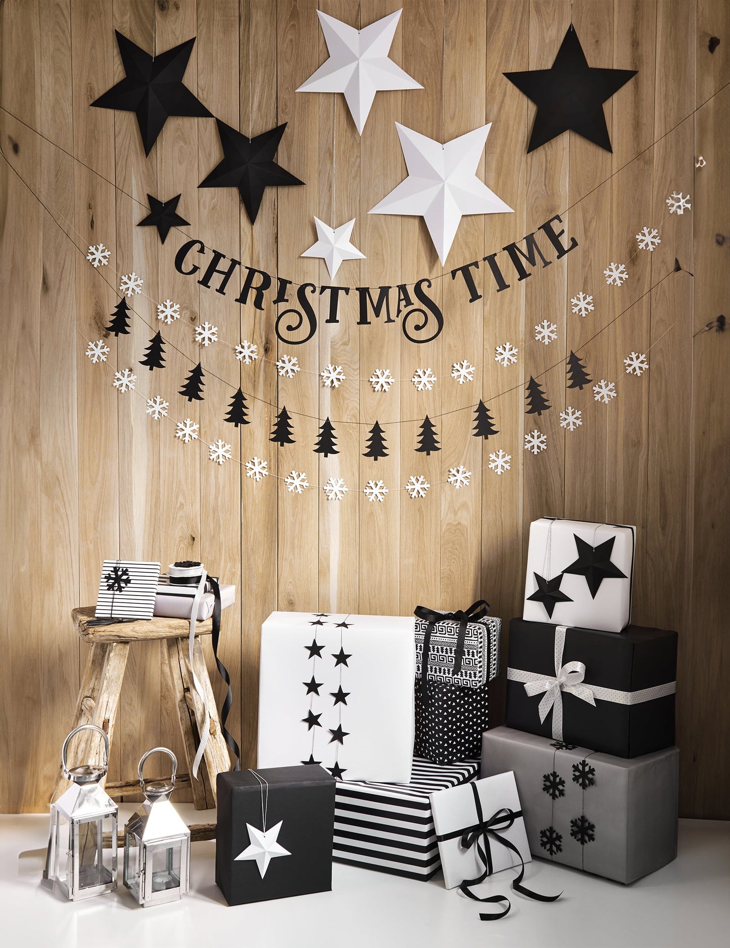 Mise en situation décorative des 6 étoiles à suspendre 3D noël