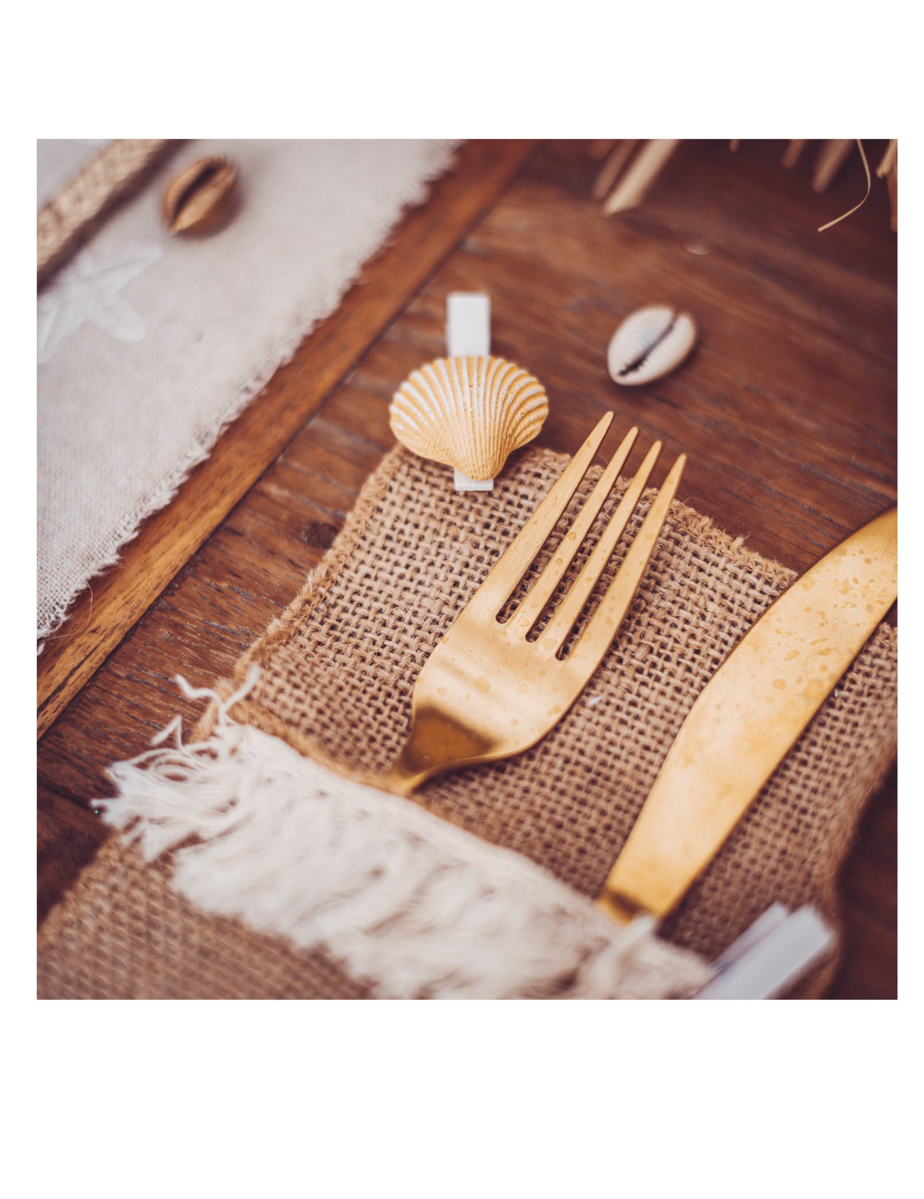 Détail de l'utilisation des pinces coquillages pour décoration de fête