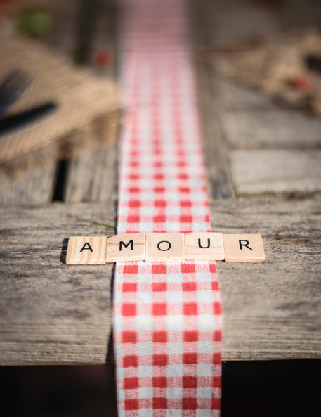 60 дървени букви от азбуката, стил Скрабъл 2 cm за декорация на маса