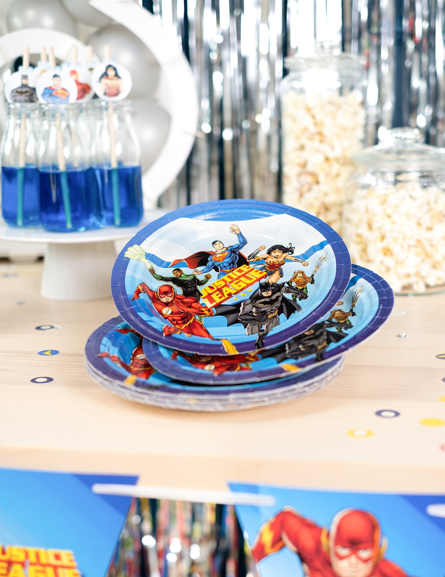 8 картонени табели Лига за справедливост 23 cm