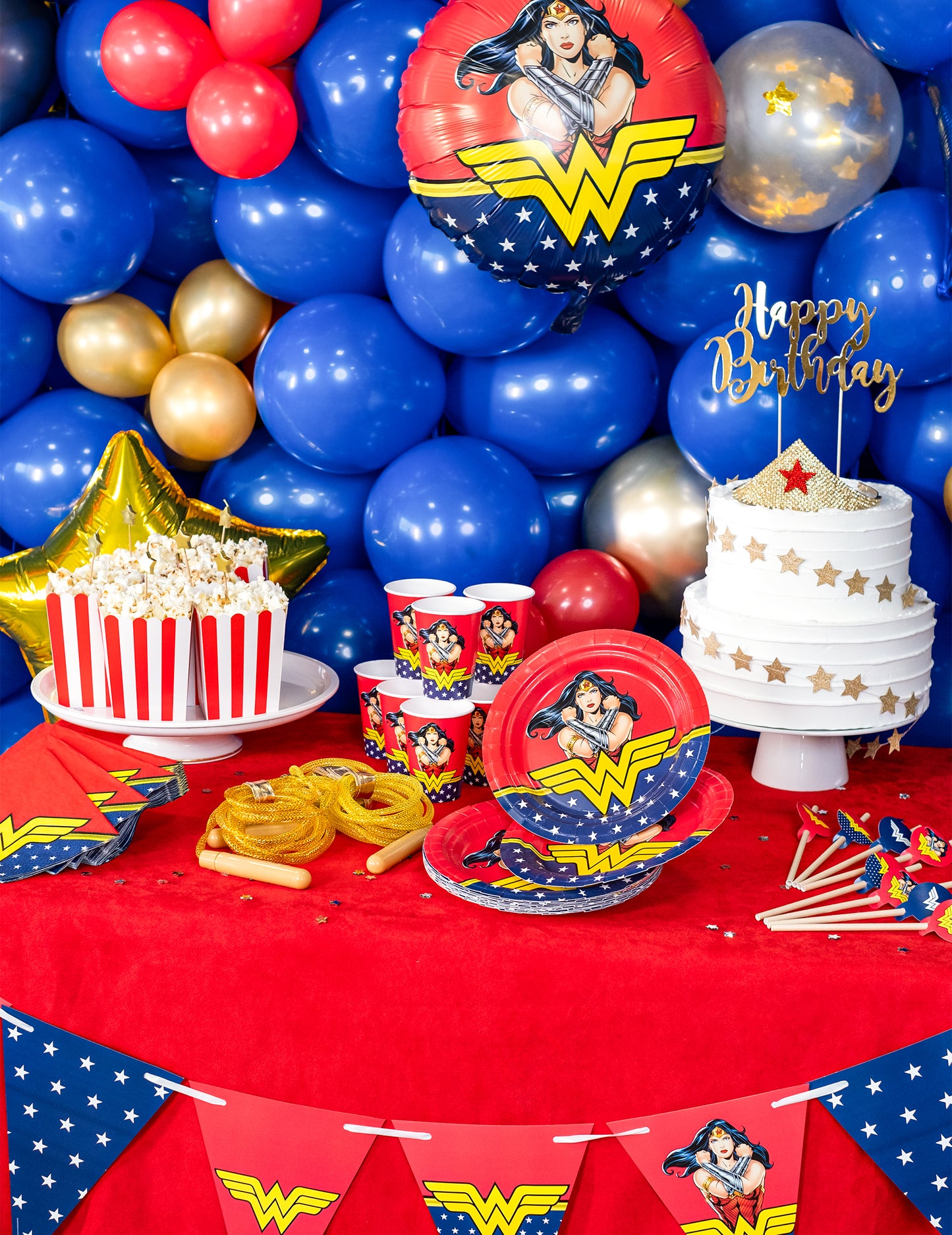 8 хартиени чинии „Жената чудо“™ 23 cm