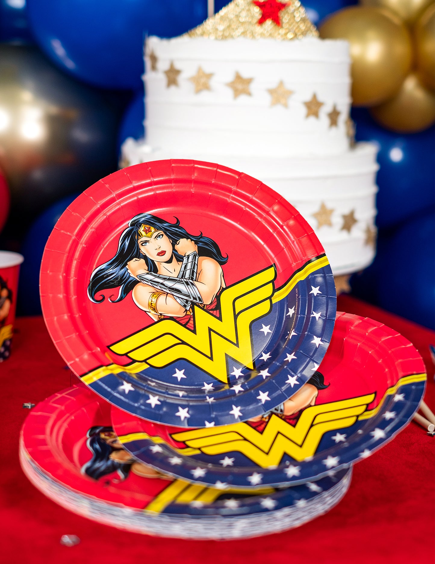 8 хартиени чинии „Жената чудо“™ 23 cm