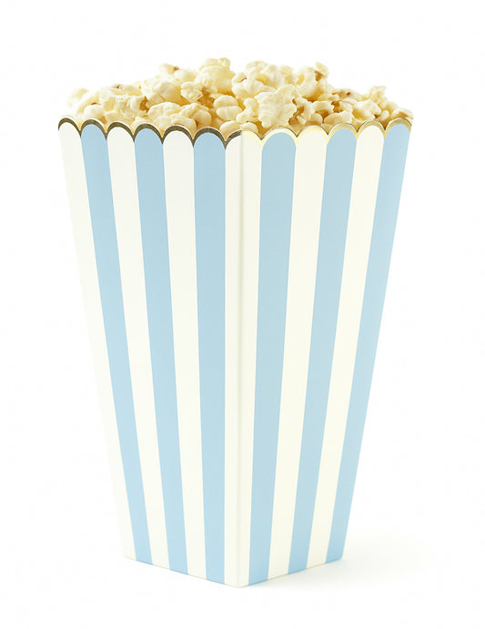 Vue d'une boîte remplie des boîtes à pop corn pour fête