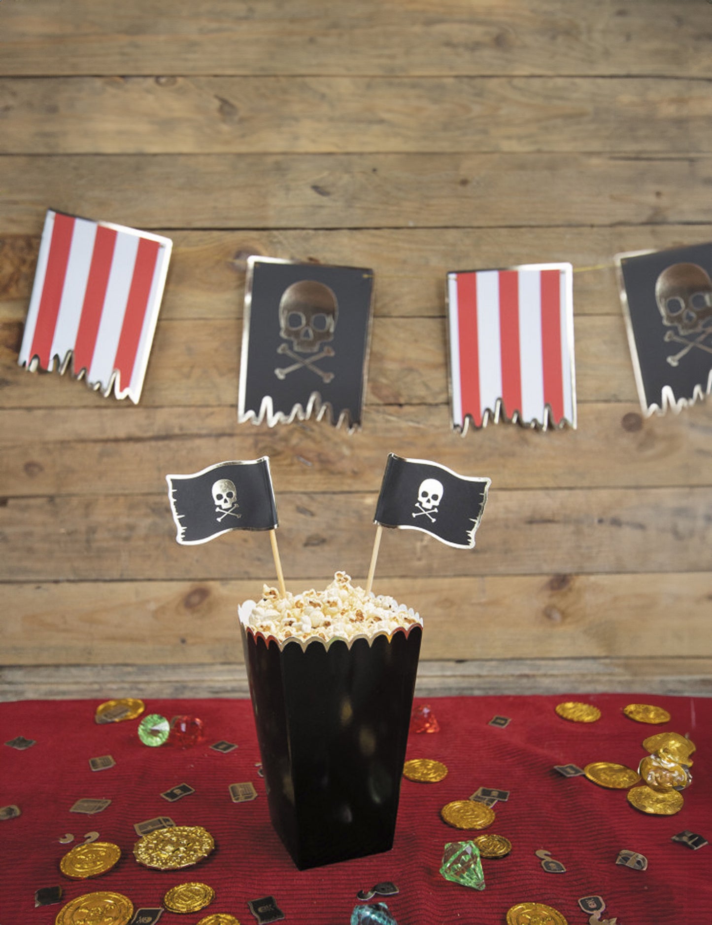 8 черни пуканки и златни кутии 12,5 х 7 см