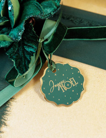 8 étiquettes Joyeux Noël L'Intemporel vert anglais et or 4,5 cm