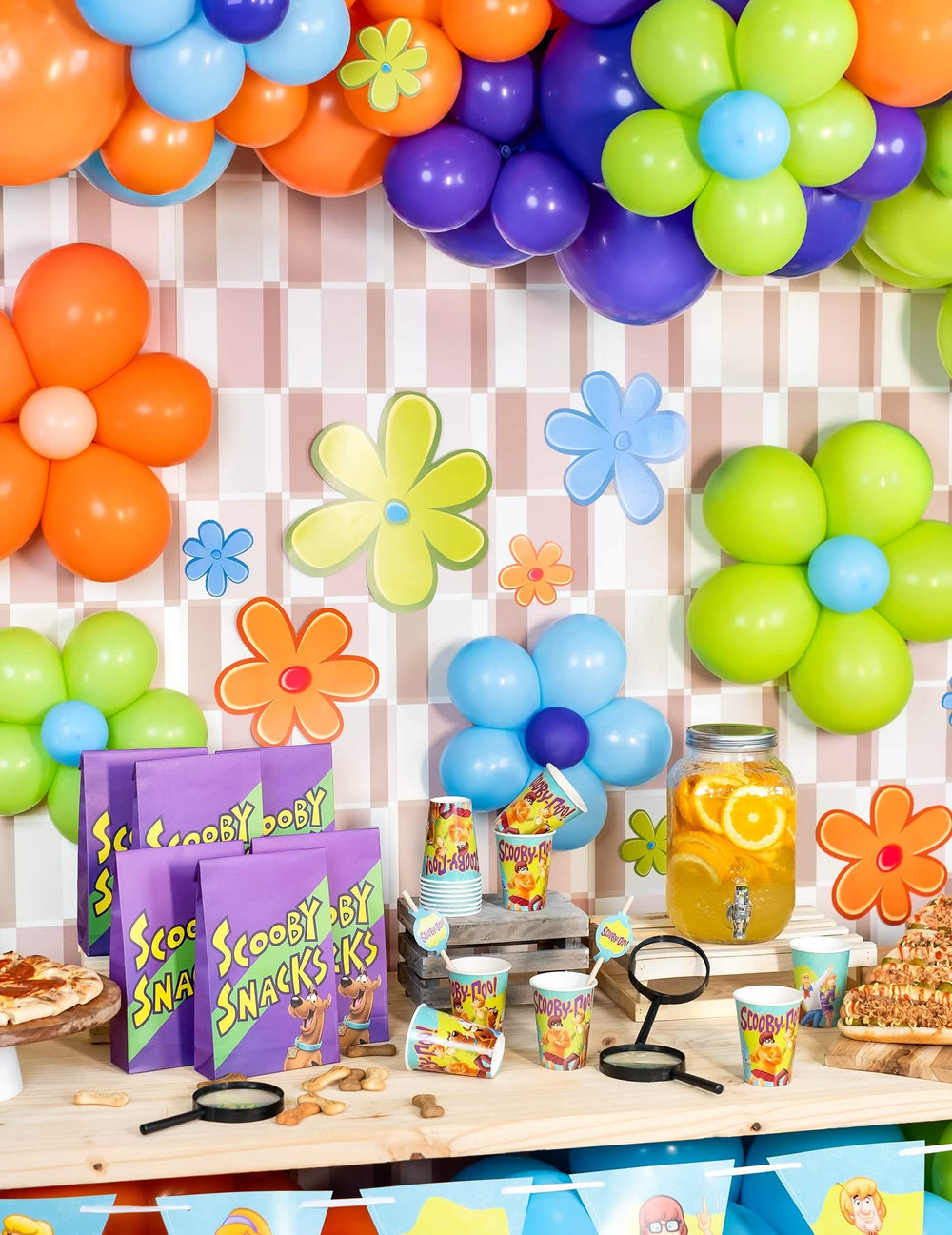 Mise en situation de fête du gobelet en carton Scooby-Doo