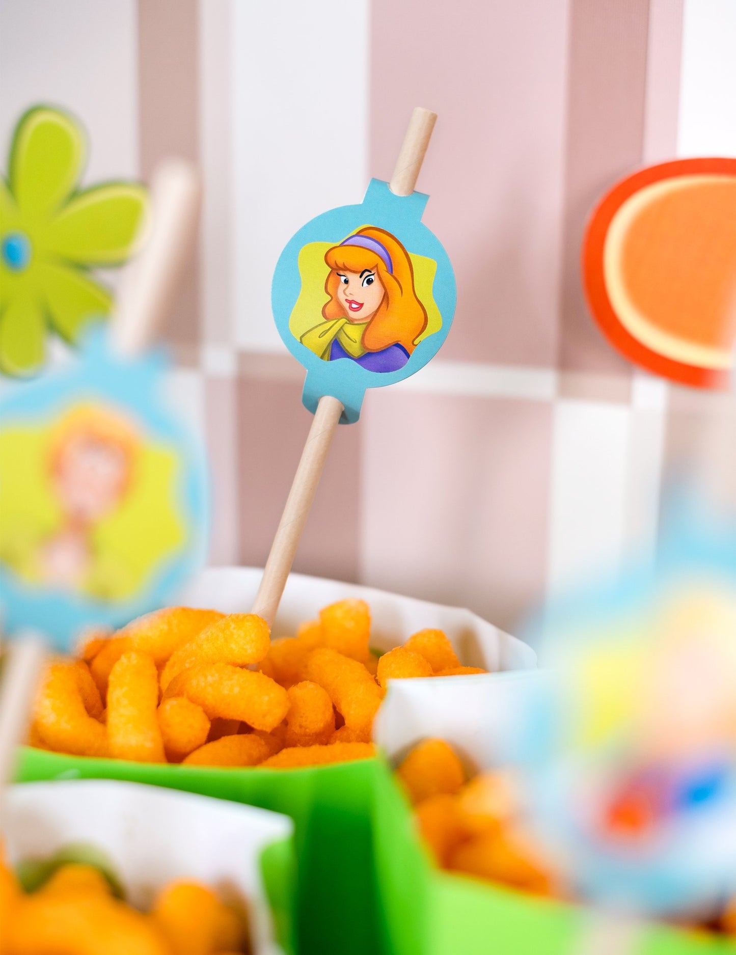 8 картонени сламки за медальони Скуби-Ду™ 20 см