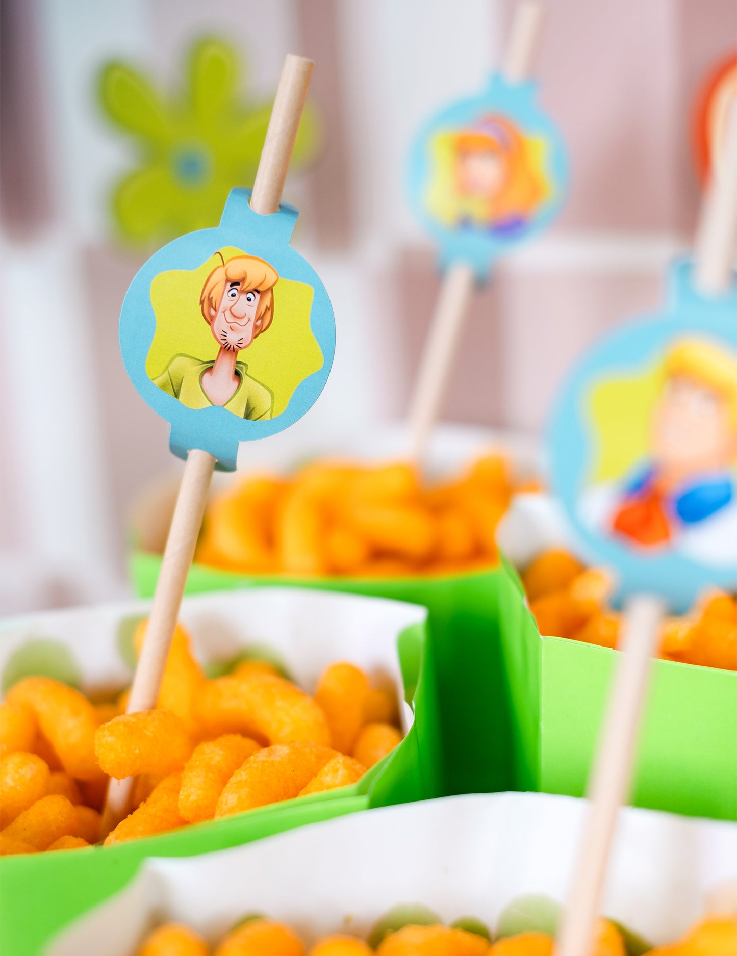 8 картонени сламки за медальони Скуби-Ду™ 20 см