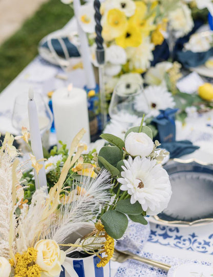 8 малки картонени чинийки в кралско синьо, бяло и златно, 18 см, средиземноморски мотив