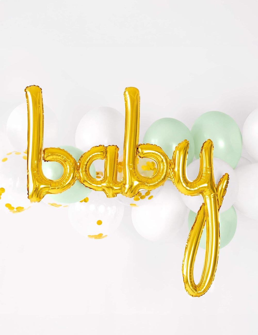 Поставено в сцена на фон от балони от алуминиевия балон baby