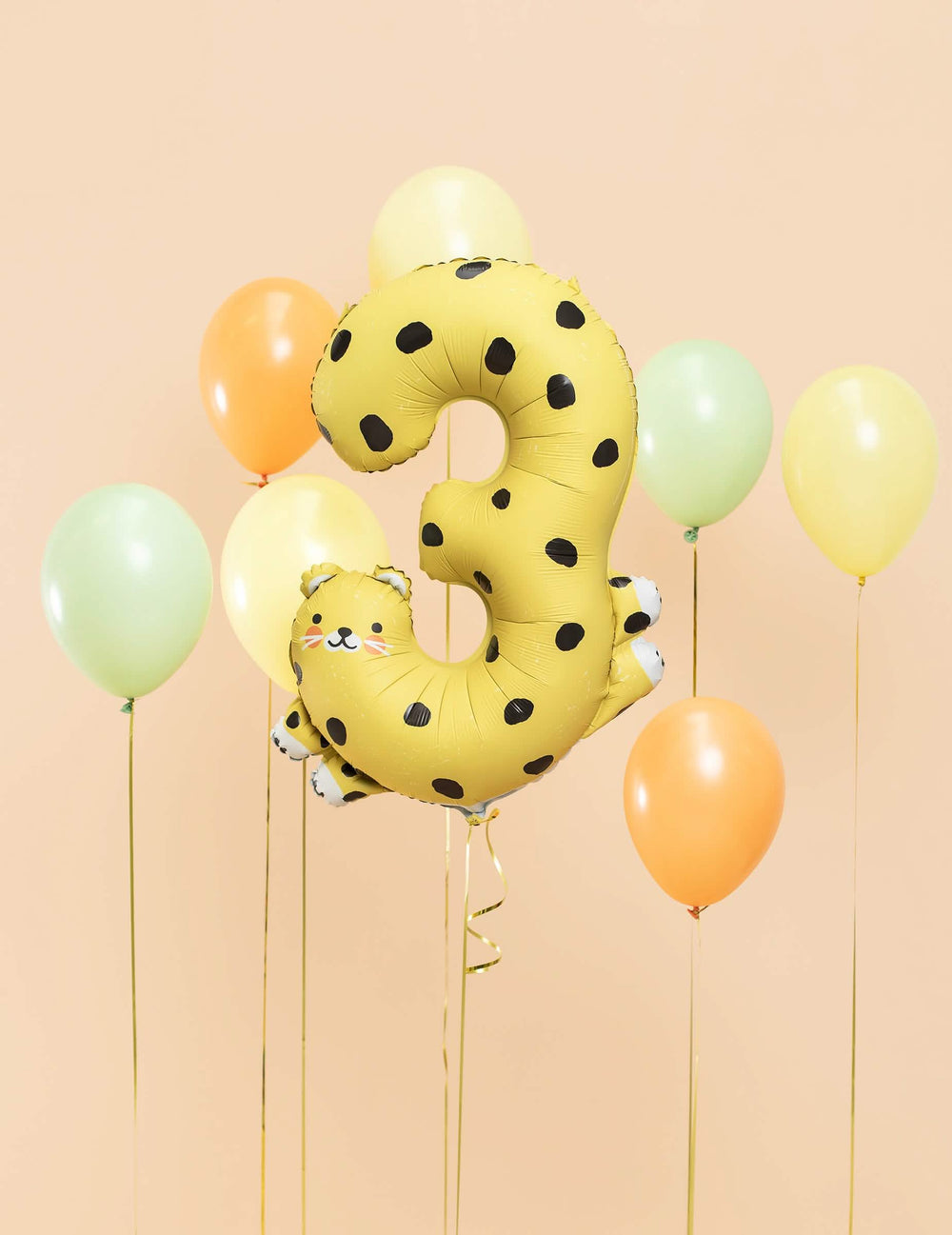 Mise en scène avec ballons de baudruche du Ballon aluminium guépard chiffre 3