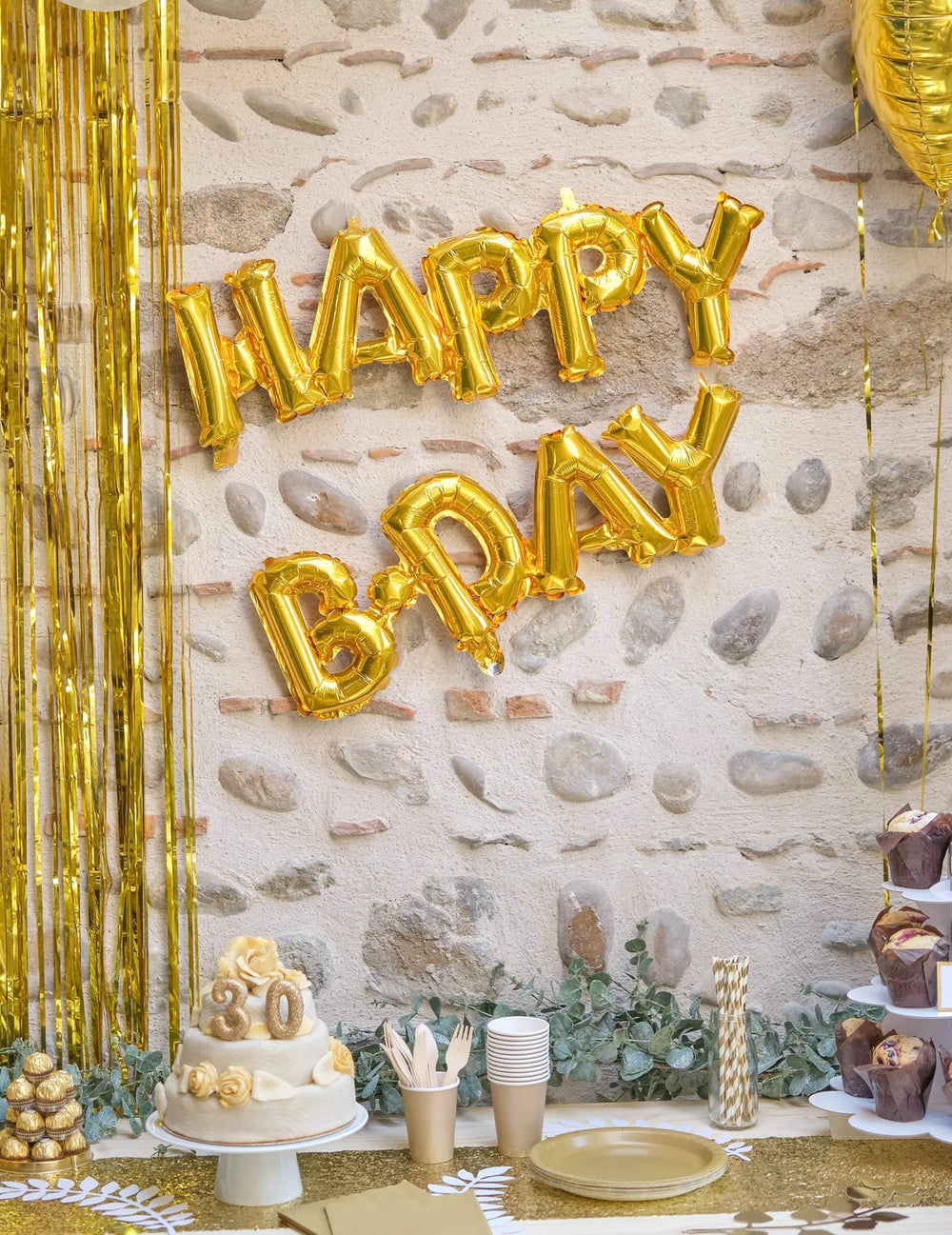 Mise en situation du ballon aluminium lettres Happy Birthday