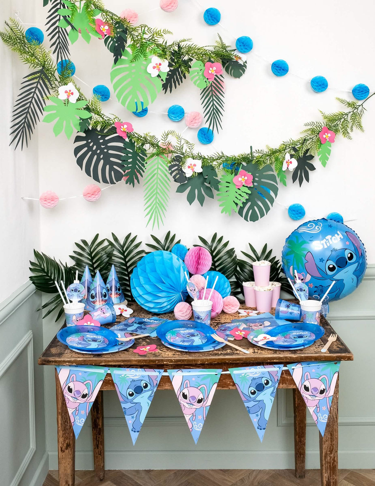 Table de fête décorée du ballon aluminium rond Stitch™
