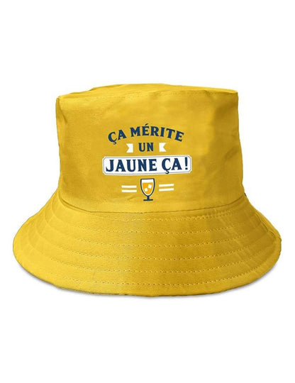 Détail de l'imprimé du bob ça mérite un jaune ça