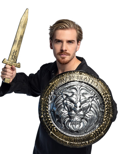 Gros plan du bouclier et épée de combat gladiateur