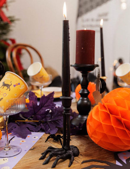 Черен свещник ръка на скелет от смола 10,5 x 15 см