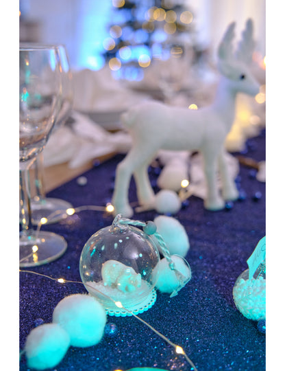 Стъклена коледна топка с полярна мечка 6 cm и сняг