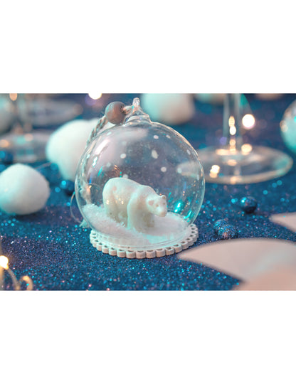 Стъклена коледна топка с полярна мечка 6 cm и сняг