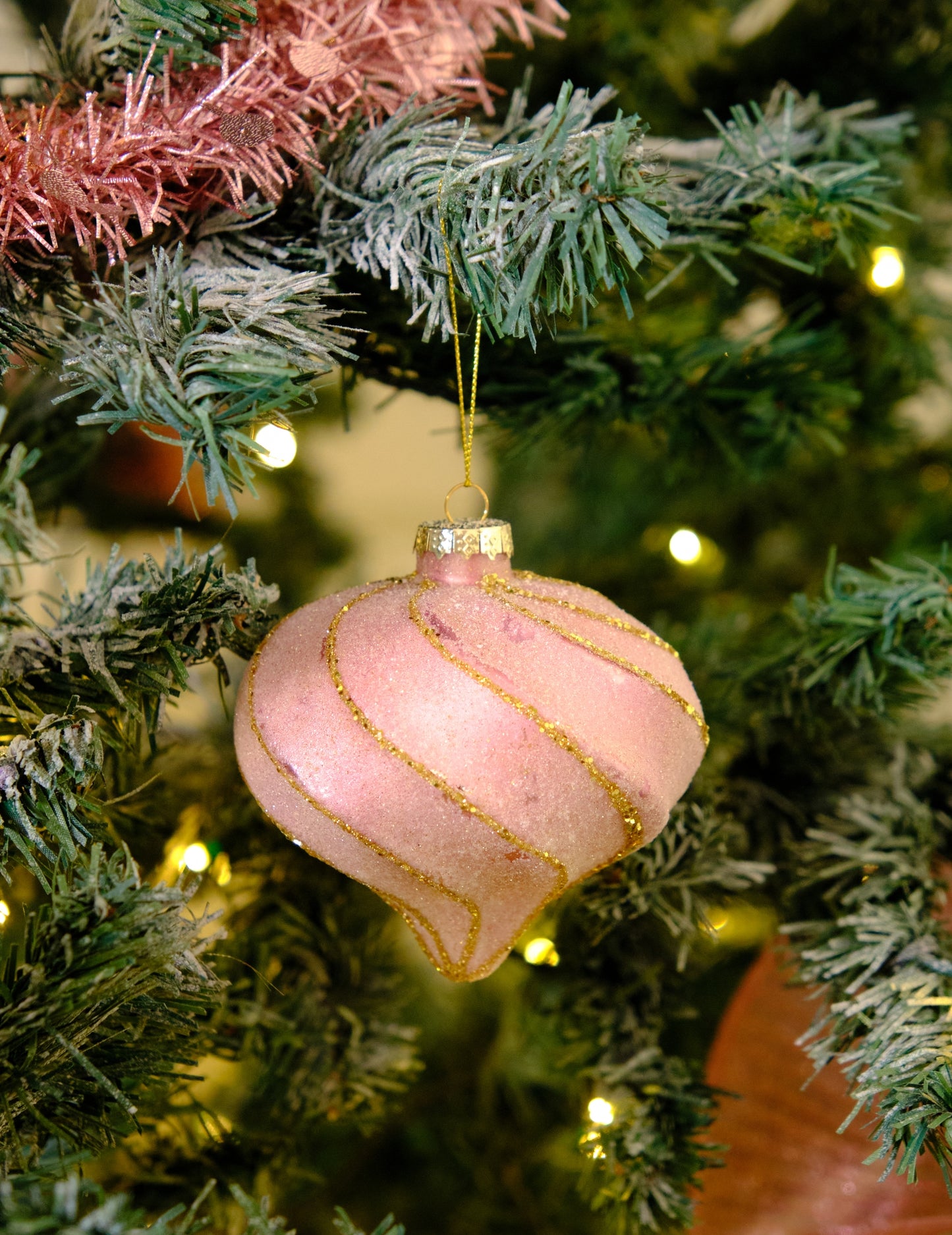 Коледна топка във формата на сълза и розови и златни спирали, 10 броя cm блясък