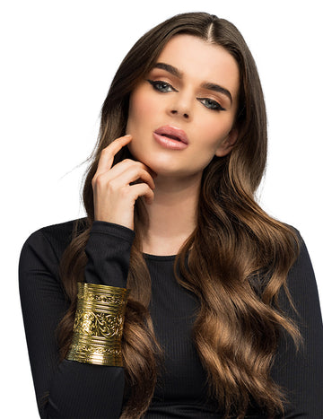 Нил жена кралица гривна