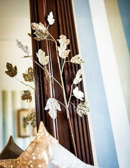 Клонче от кленов лист с блясък за шампанско 75 cm и пайети