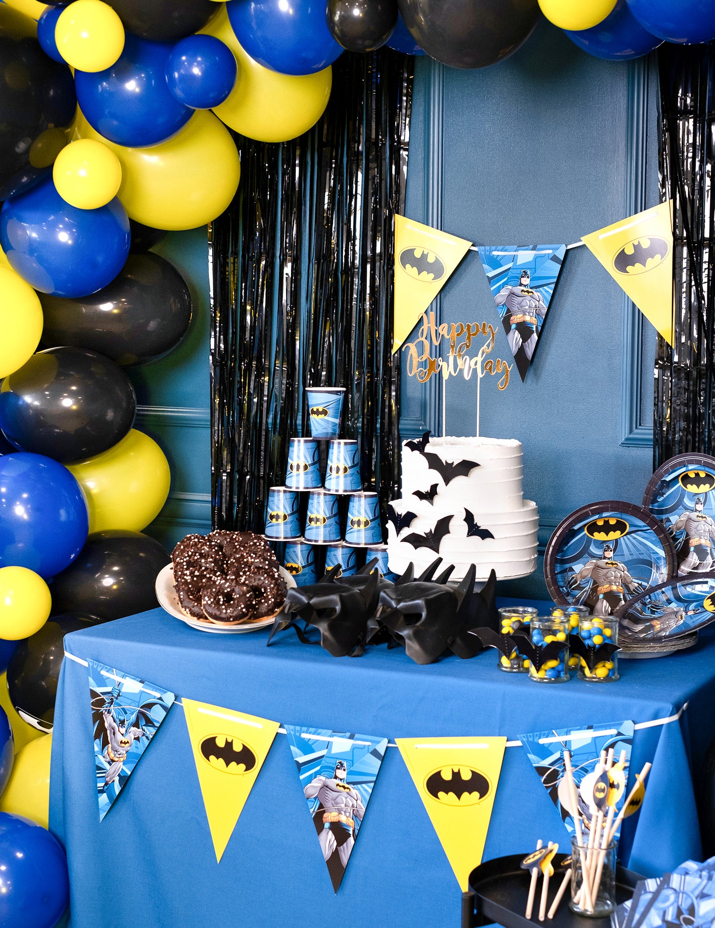 Металик златист картонен топ за торта "Честит рожден ден", 22,5 см cm за шикозна декорация