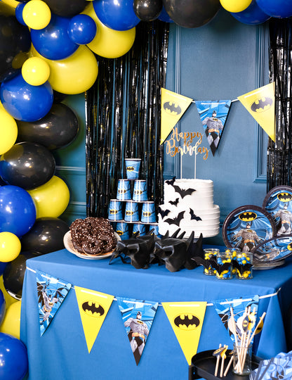 Vue d'ensemble de la décoration de fête du cake topper en carton Happy Birthday