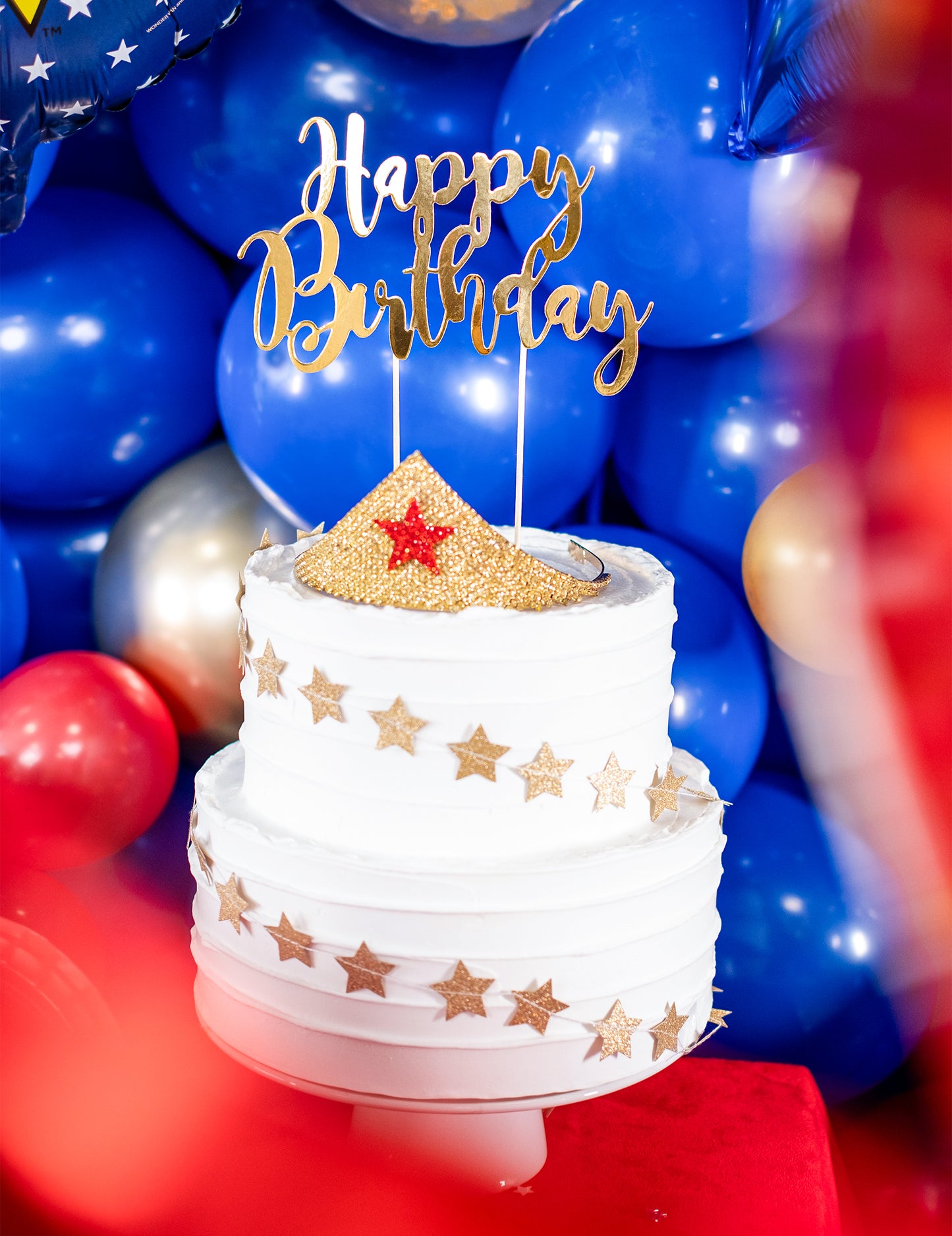 Металик златист картонен топ за торта "Честит рожден ден", 22,5 см cm за шикозна декорация