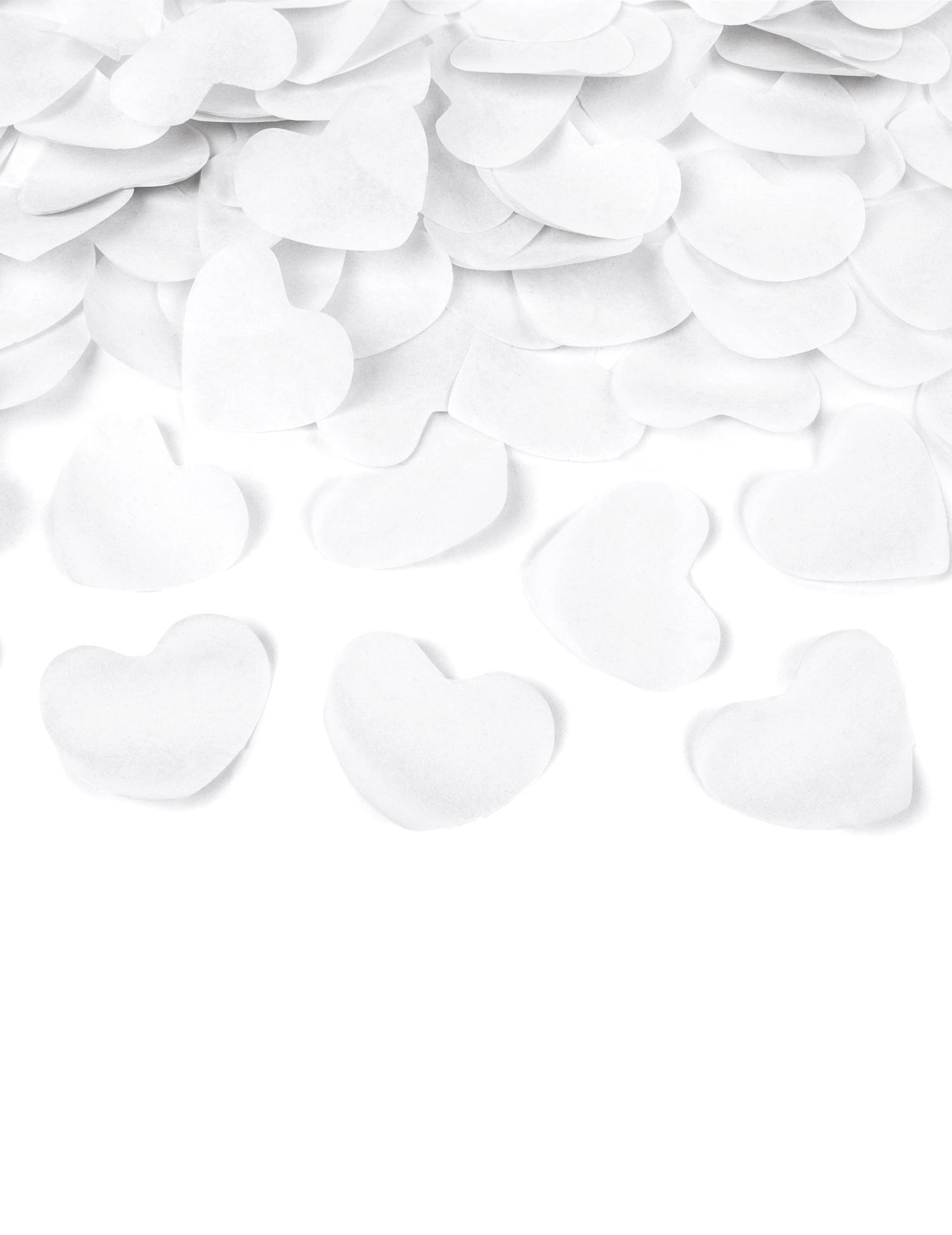 Gros plan sur les confettis du canon à confettis coeurs pour fête