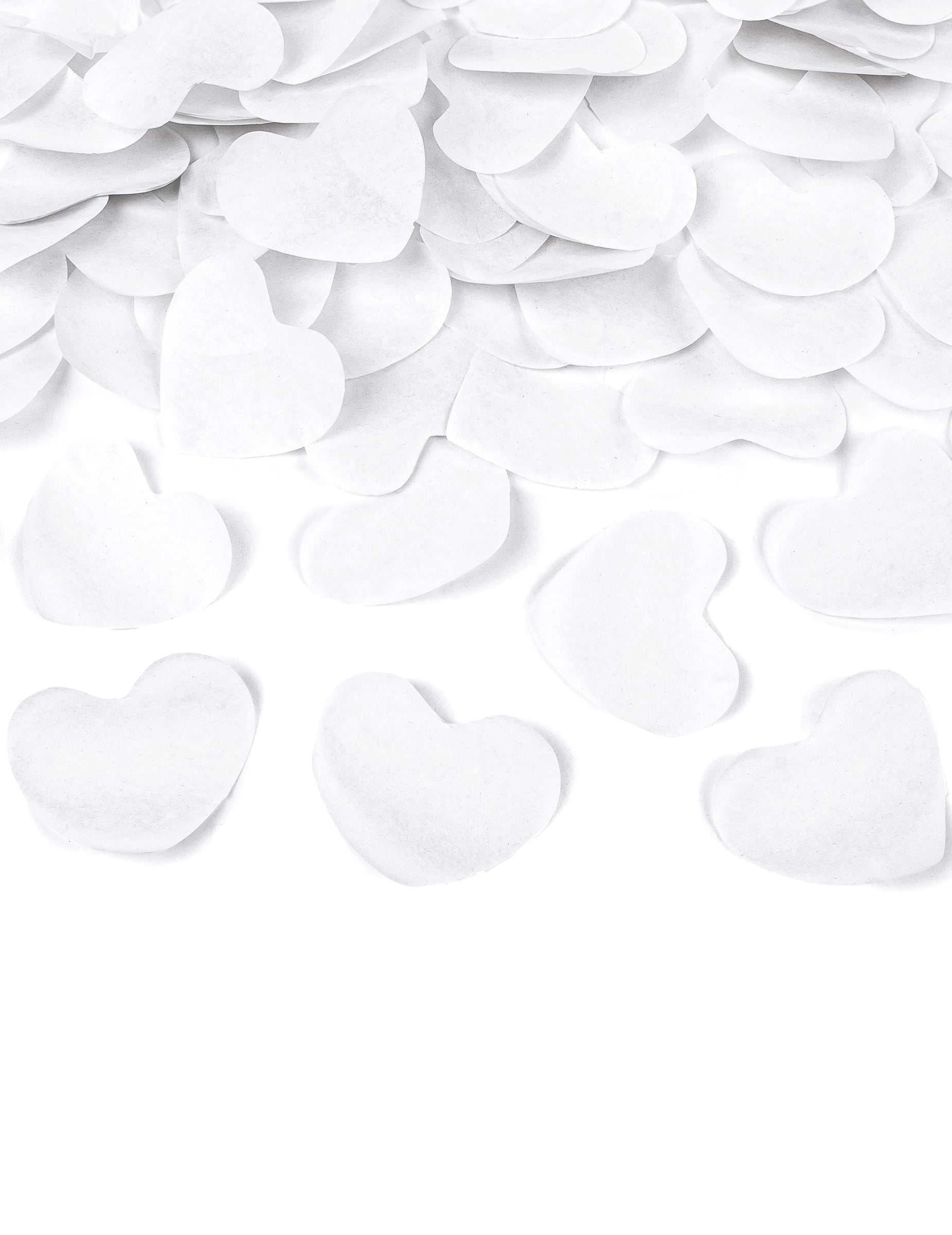Gros plan sur les confettis du canon à confettis coeurs