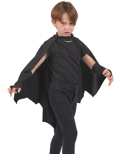 Vue de trois-quarts de la cape vampire chauve-souris pour enfant