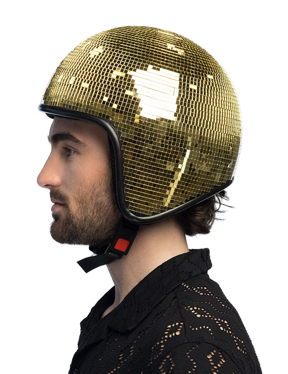 Vue de profil du casque boule à facettes