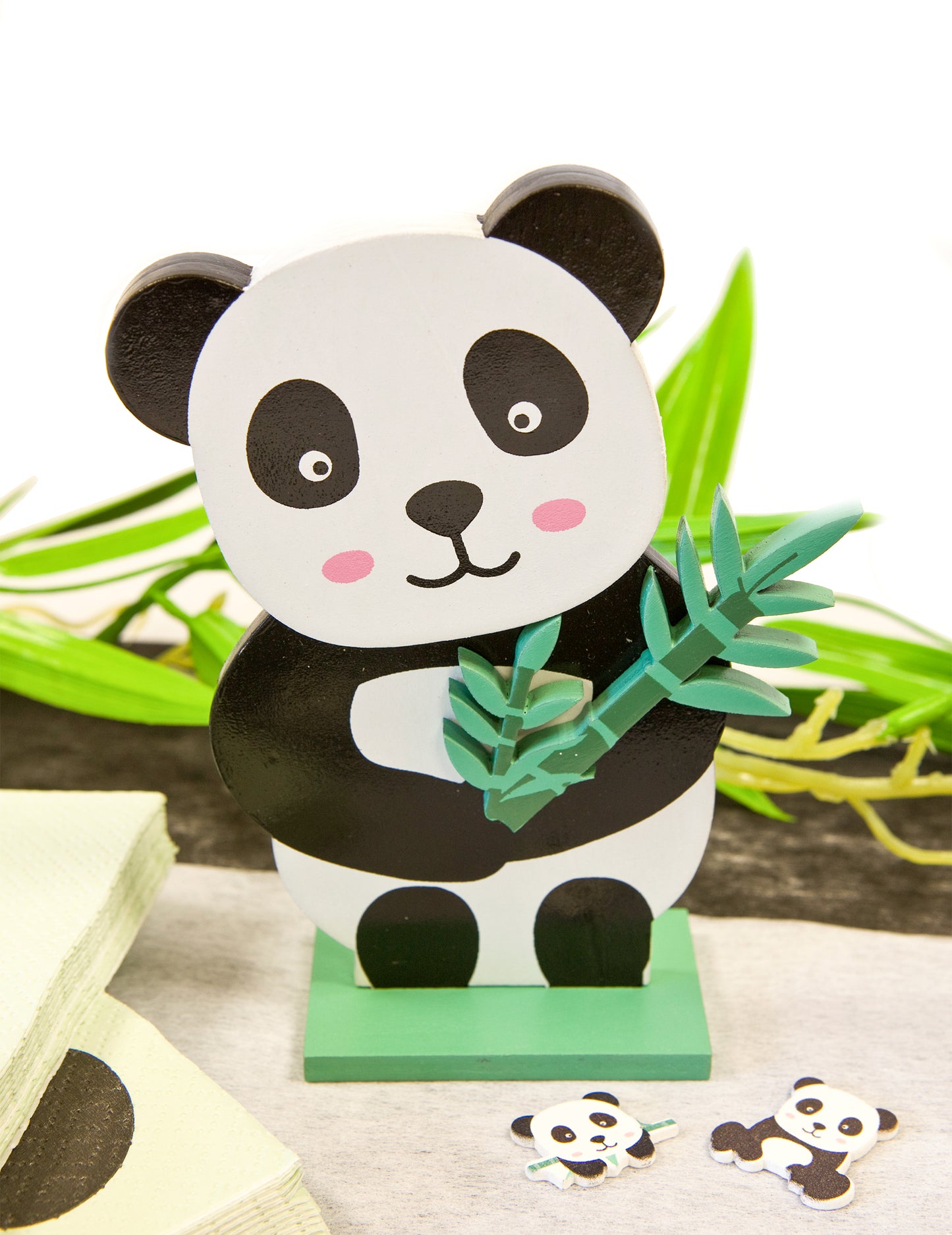 Дървена централна декорация с панда 13,5 x 10 cm