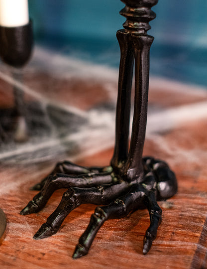 Черен свещник на скелетната смола 16 cm