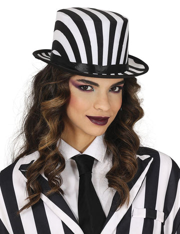 Черно -бяла шапка за възрастни черно -бяла раирана