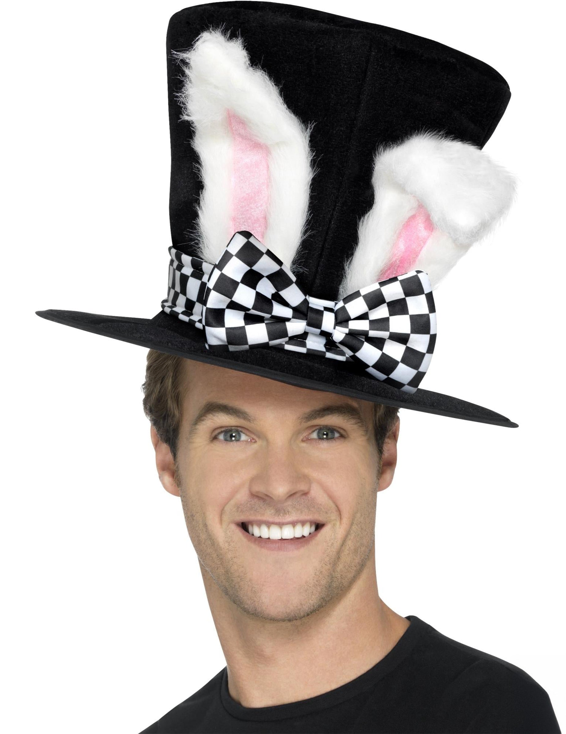 Крупен план на пеперудата на карета и ушите на цилиндъра с уши за възрастни