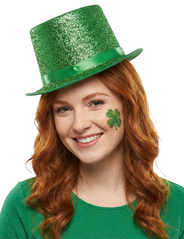 Яркозелена шапка за възрастни