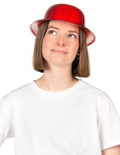 Яркочервена шапка-боулер