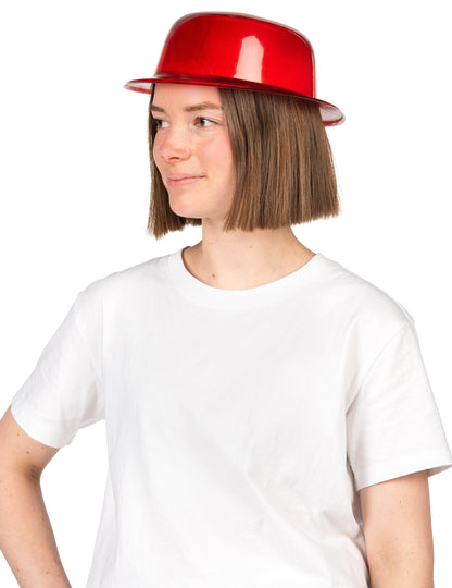 Яркочервена шапка-боулер