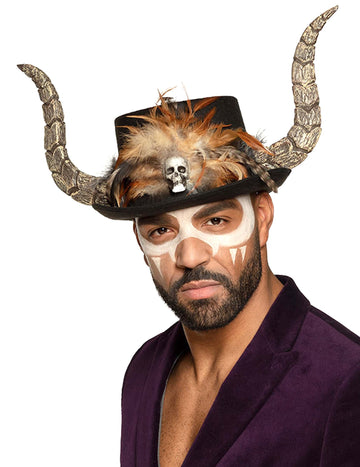 Вуду шапка с възрастни рога и пера