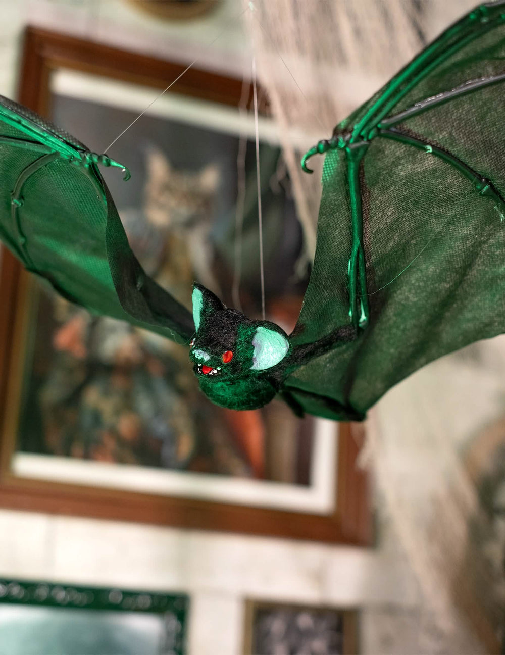 Крупен план на главата на летящата halloween прилеп за декорация