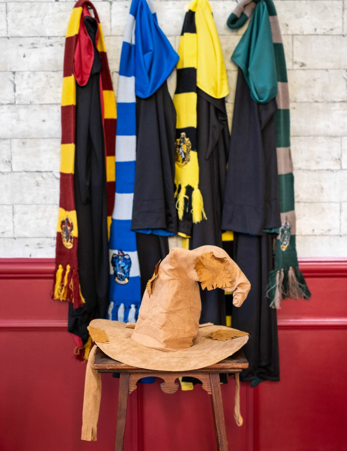 Постановка на Разпределителната шапка лукс Harry Potter за възрастен